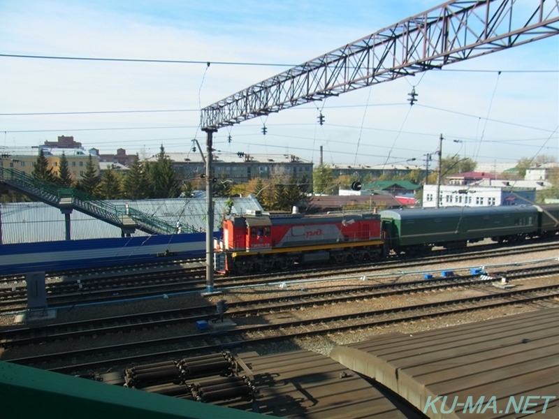 ノヴォシビルスク駅跨線橋にあるLED案内表示板の写真