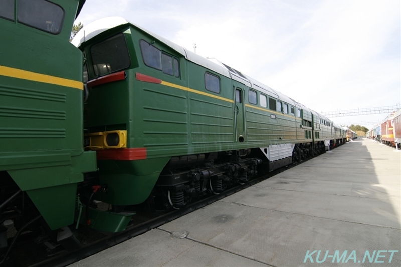 ソ連ディーゼル機関車2ТЭ116-037の写真