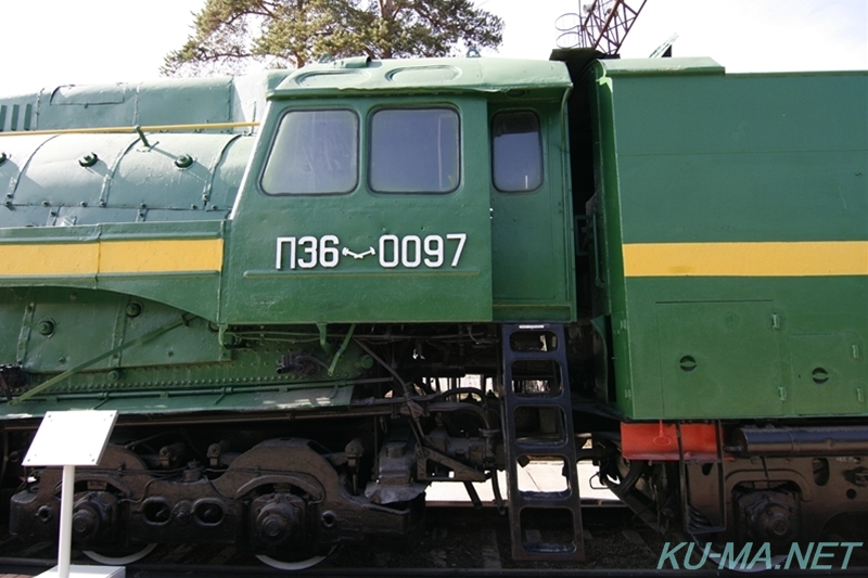 ロシア蒸気機関車П36運転室の写真