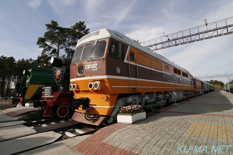 ディーゼル機関車ТЭП80-0001の写真